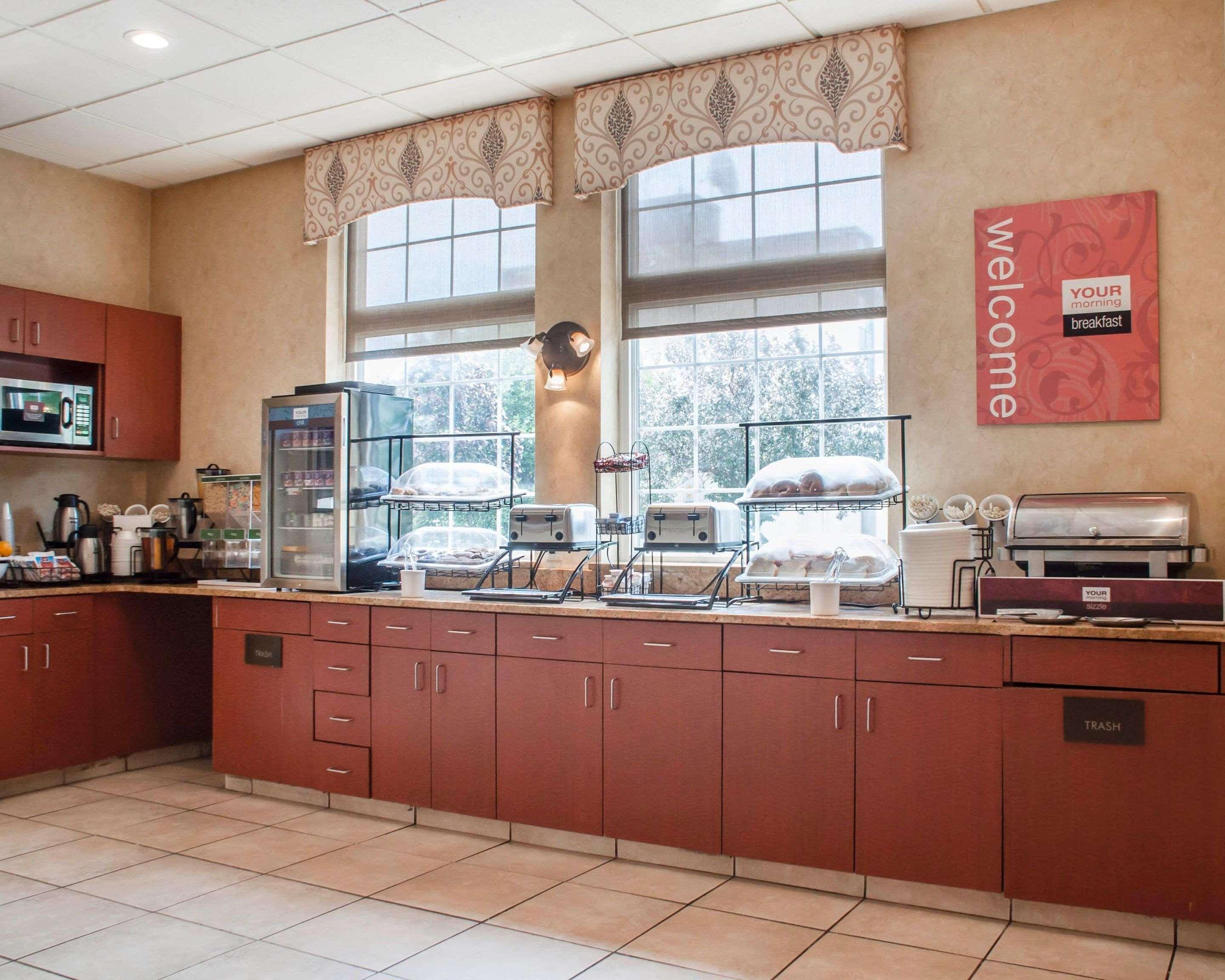 Comfort Inn University Амхерст Экстерьер фото