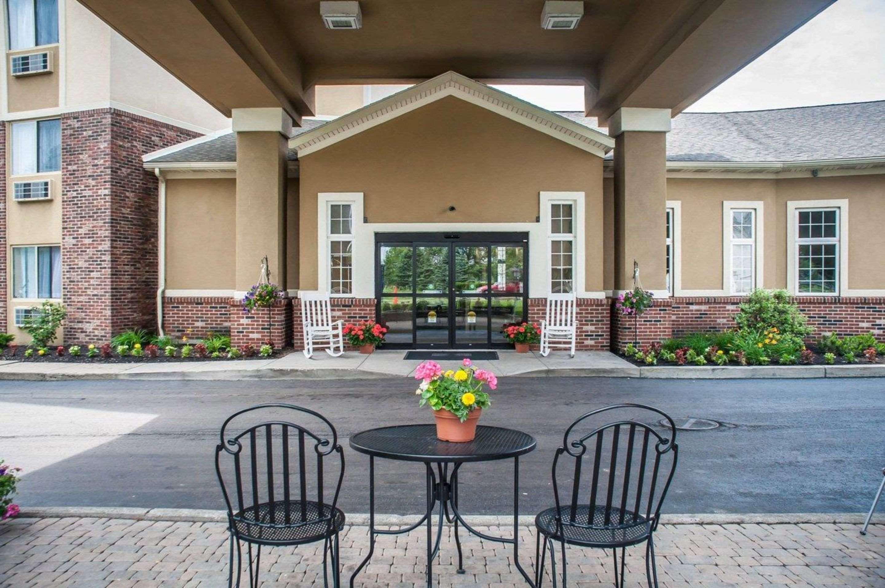 Comfort Inn University Амхерст Экстерьер фото