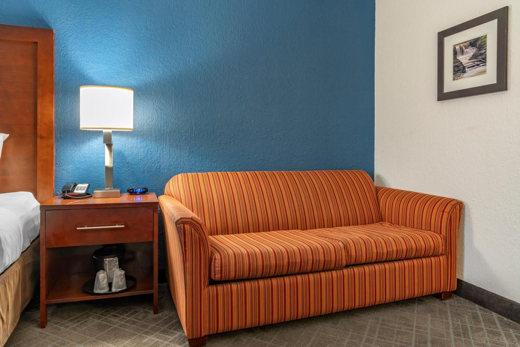 Comfort Inn University Амхерст Экстерьер фото