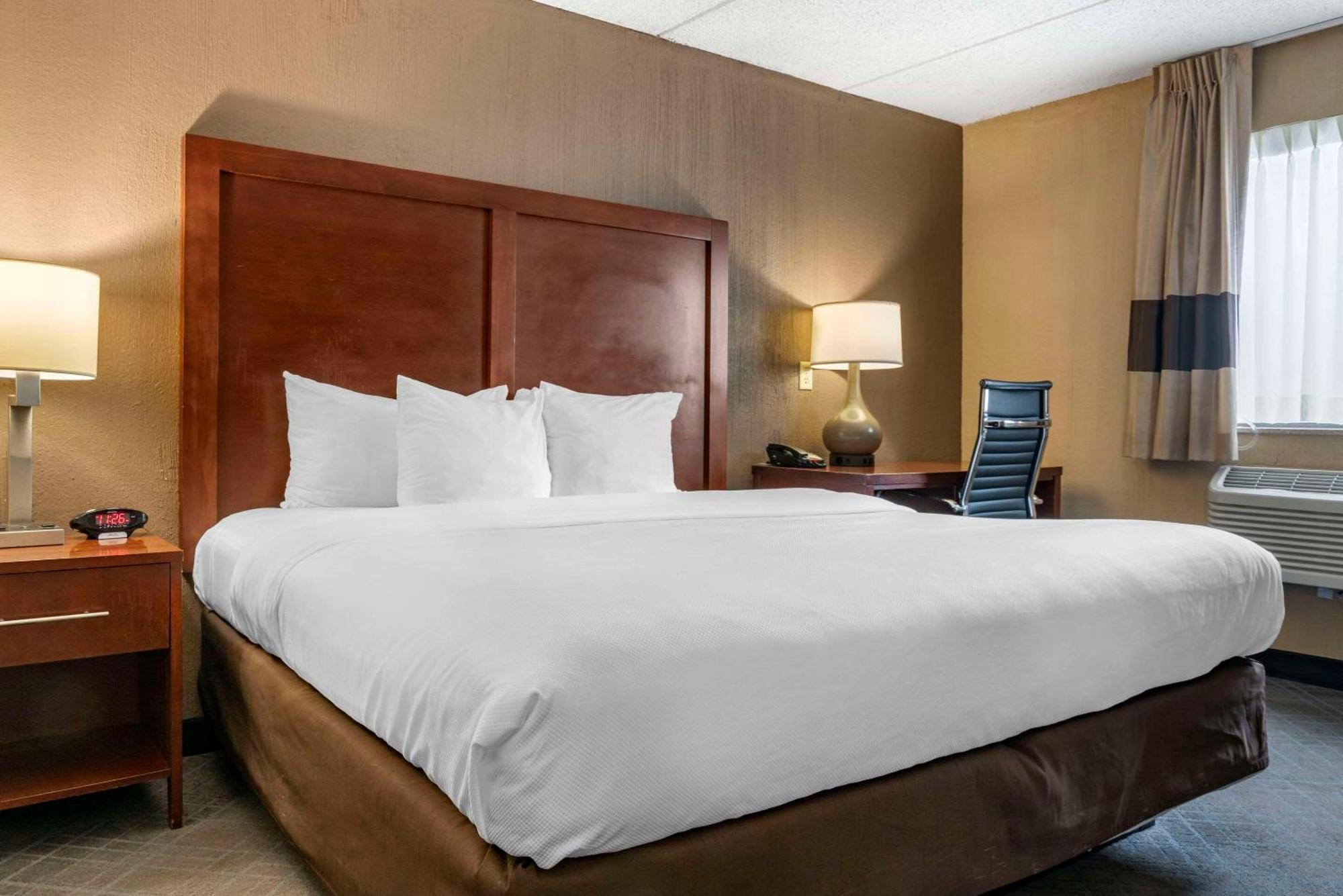 Comfort Inn University Амхерст Экстерьер фото