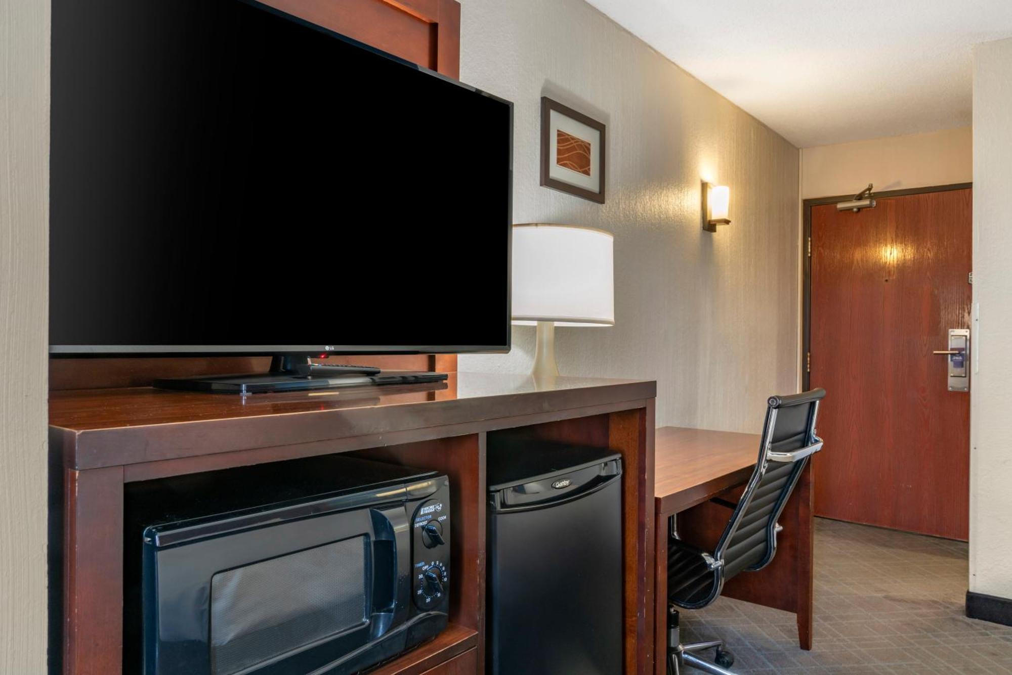 Comfort Inn University Амхерст Экстерьер фото