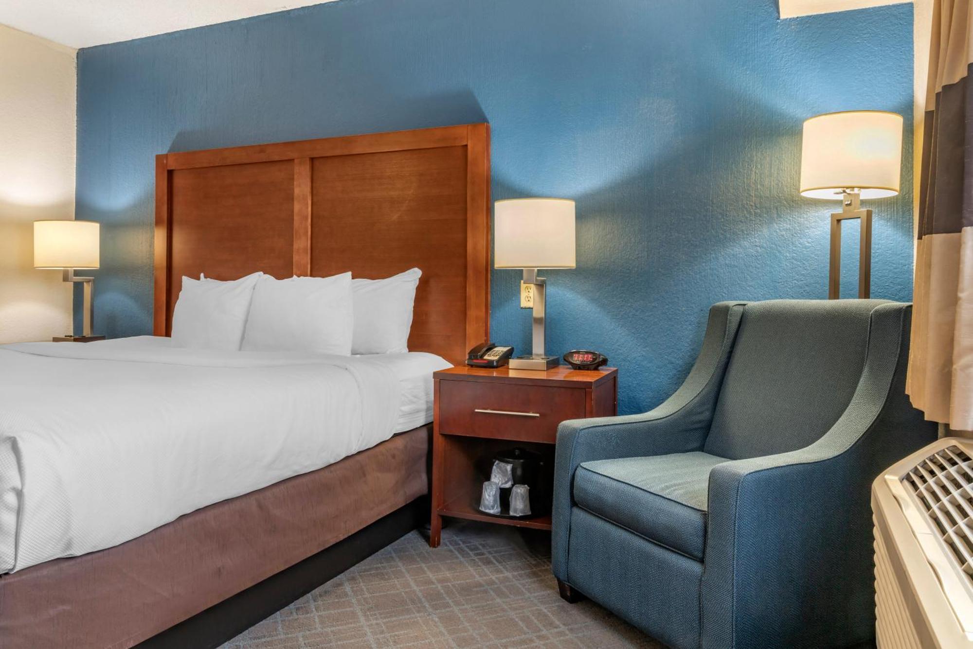 Comfort Inn University Амхерст Экстерьер фото